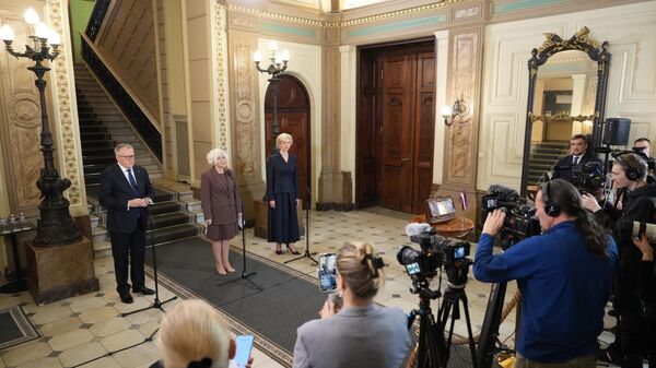 Министр финансов Латвии Арвилс Ашераденс представил в Сейм проект бюджета на 2026 год - Sputnik Латвия