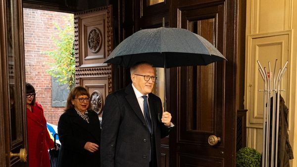 Министр финансов Латвии Арвилс Ашераденс представил в Сейм проект бюджета на 2026 год - Sputnik Латвия
