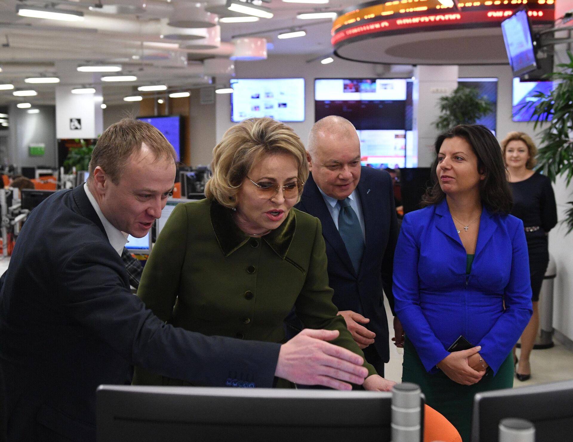 Председатель Совета Федерации РФ Валентина Матвиенко в МИА Россия сегодня Председатель Совета Федерации РФ Валентина Матвиенко в МИА Россия сегодня - Sputnik Латвия, 1920, 17.10.2025