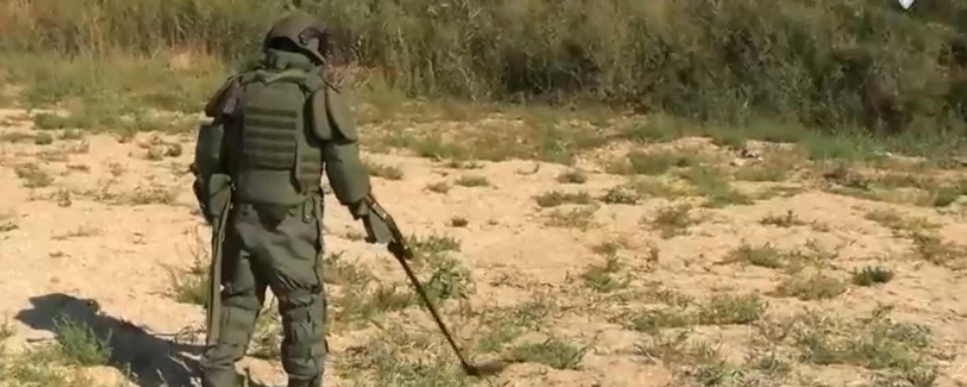 Отступая, ВСУ минируют все: от дров до брошенных тел - Sputnik Латвия, 1920, 20.10.2025