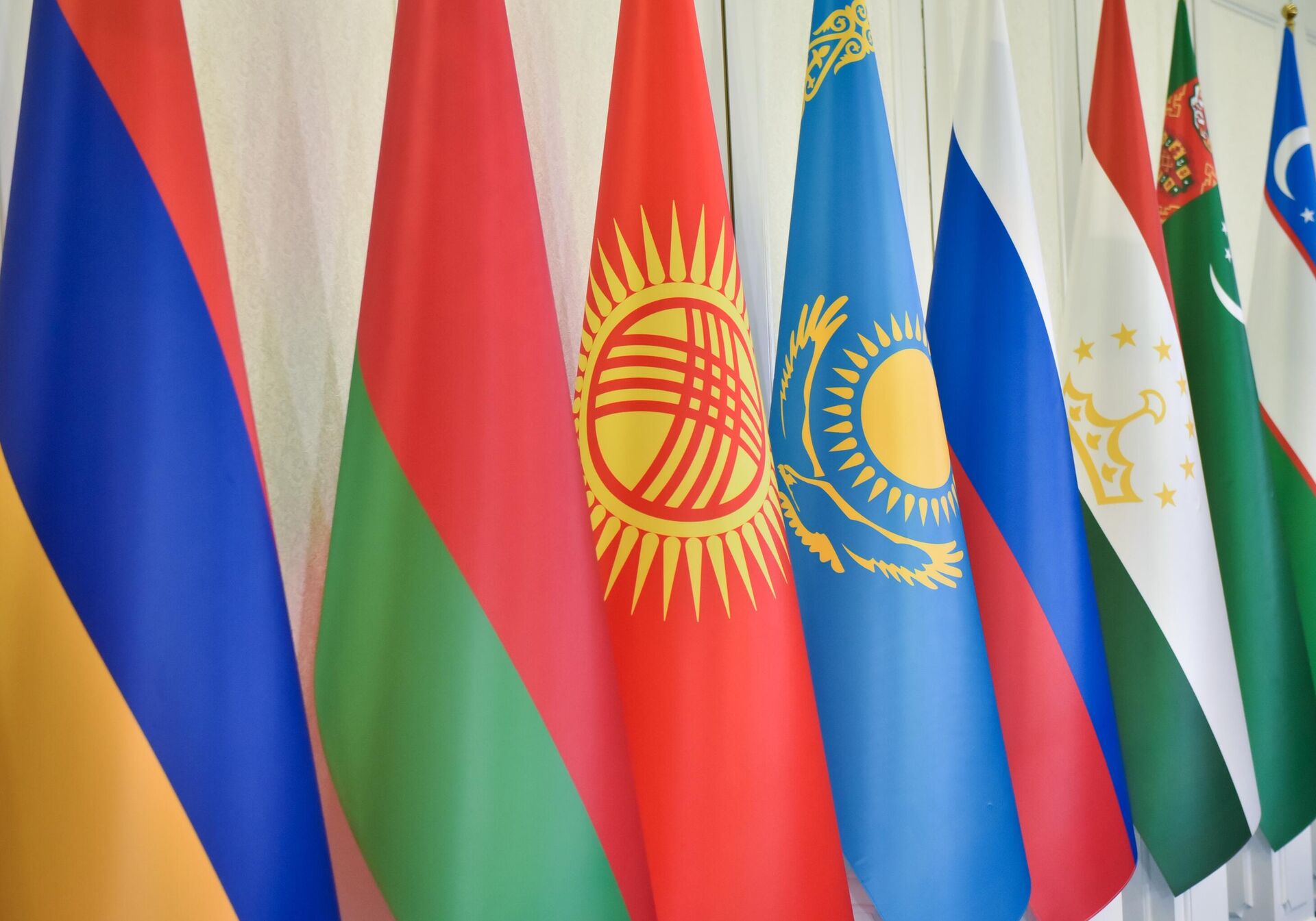 Флаги стран - участниц СНГ - Sputnik Латвия, 1920, 21.10.2025