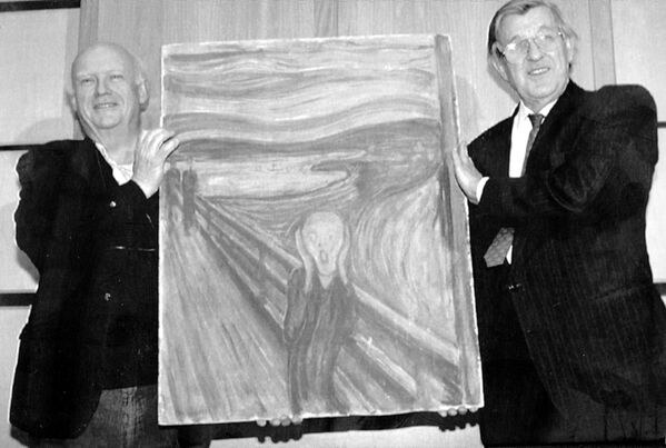 В 1994 году картина Эдварда Мунка &quot;Крик&quot; была украдена из Национальной галереи в Осло, Норвегия, и удерживалась с целью получения выкупа.За картину требовали выкуп в размере $1 млн, но правительство и галерея отказались ее выкупать. Картина была обнаружена в отеле Aasgaardstrand в Осло - Sputnik Латвия