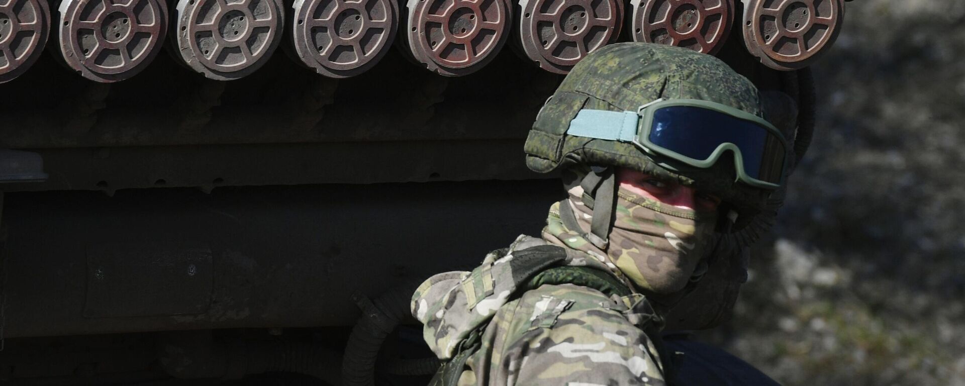 Расчет РСЗО Торнадо ВС России накрыл позиции ВСУ - Sputnik Латвия, 1920, 24.10.2025