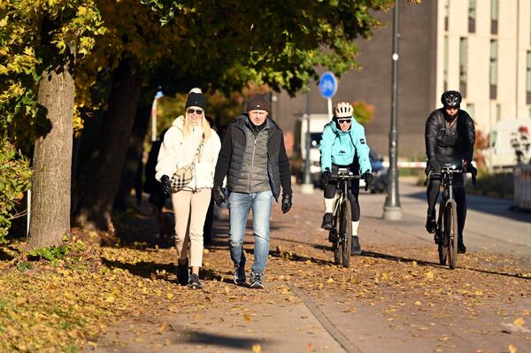 Удовольствие доставляют и поездки на велосипедах. - Sputnik Латвия