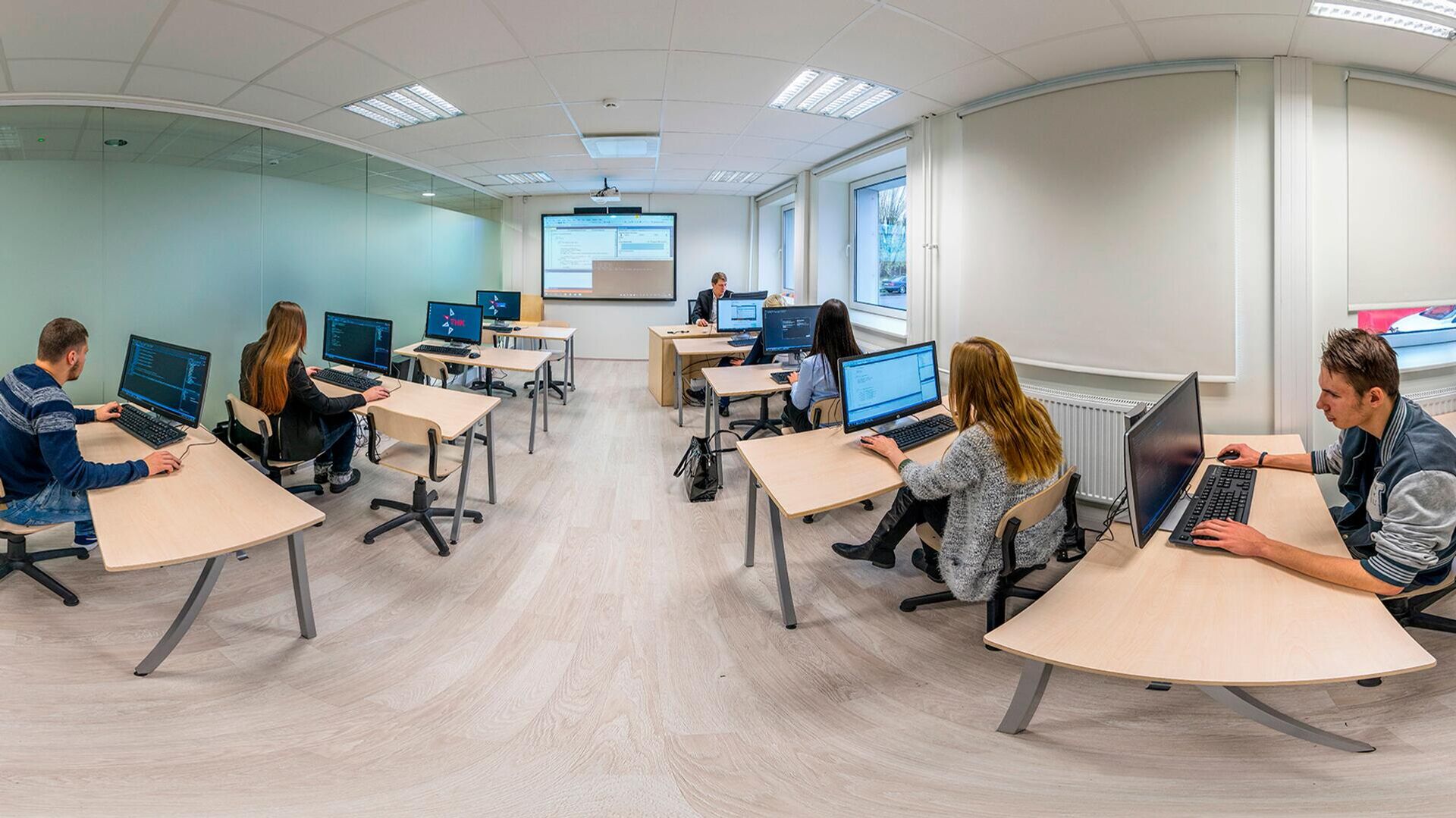 Таллиннский центр промышленного образования - Sputnik Латвия, 1920, 31.10.2025