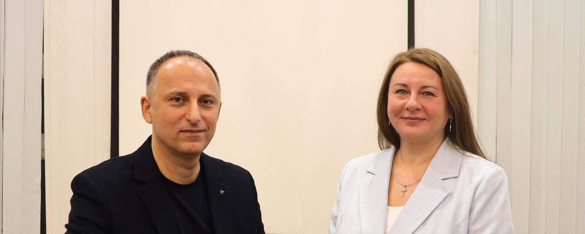 Елена Полонская о губернаторе: Каждый вечер мы обсуждаем истории всех наших переселенцев… - Sputnik Латвия, 1920, 31.10.2025