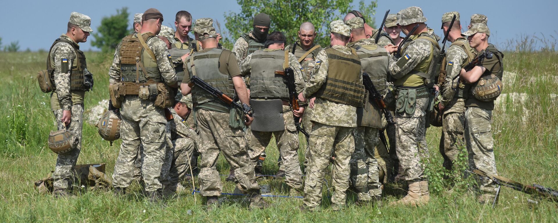 Украинские военные на учениях Украинские военные на учениях - Sputnik Латвия, 1920, 05.11.2025