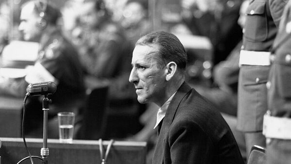 Эрнст Кальтенбруннер во время Нюрнбергского процесса, 7 декабря 1945 года - Sputnik Латвия