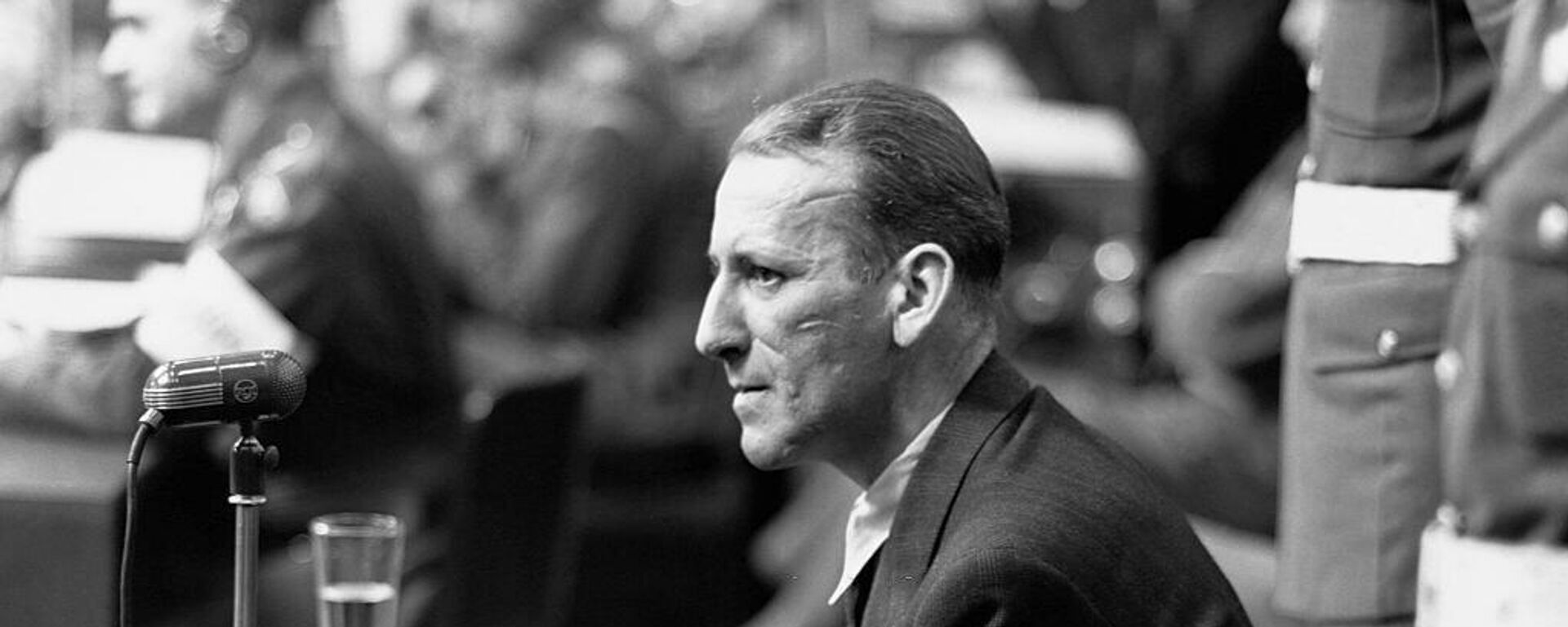 Эрнст Кальтенбруннер во время Нюрнбергского процесса, 7 декабря 1945 года - Sputnik Латвия, 1920, 05.11.2025