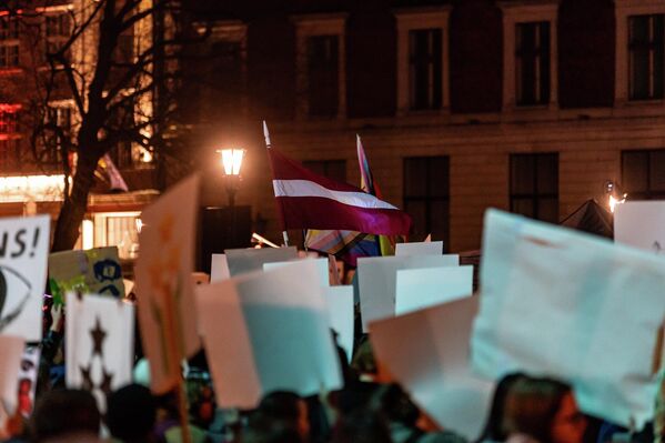 По данным полиции, на митинге были задержаны два человека  - Sputnik Латвия