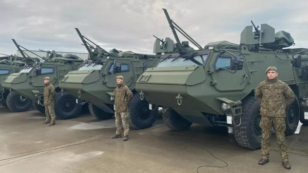 Переданные Латвией Украине бронемашины Patria  - Sputnik Латвия