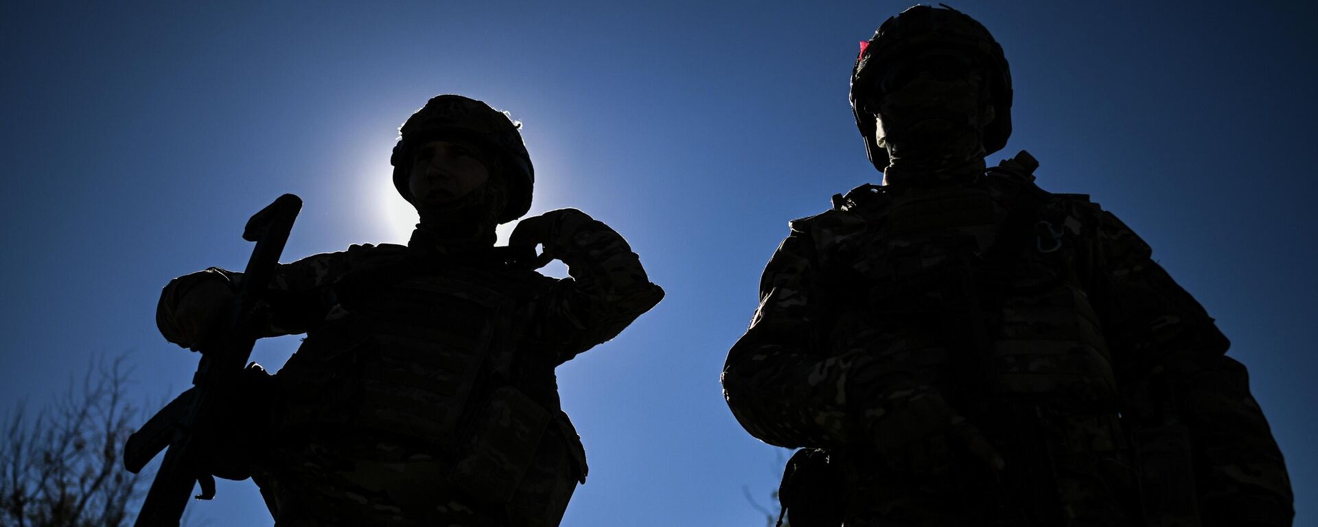 Военнослужащие ВС РФ в зоне СВО - Sputnik Латвия, 1920, 07.11.2025