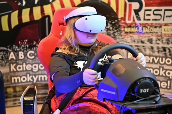 В мероприятии принимают участие как просто любители, так и профессионалы в игровом мире. - Sputnik Латвия