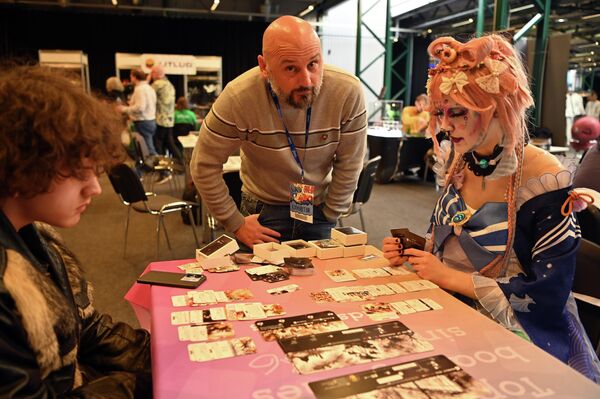 В рамках фестиваля можно сыграть в увлекательные настольные игры. - Sputnik Латвия