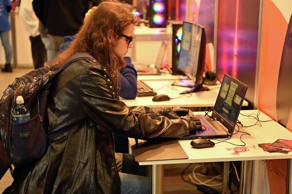 Кроме того, организаторы пригласили создателей игр, чтобы фанаты могли пообщаться с ними. - Sputnik Латвия