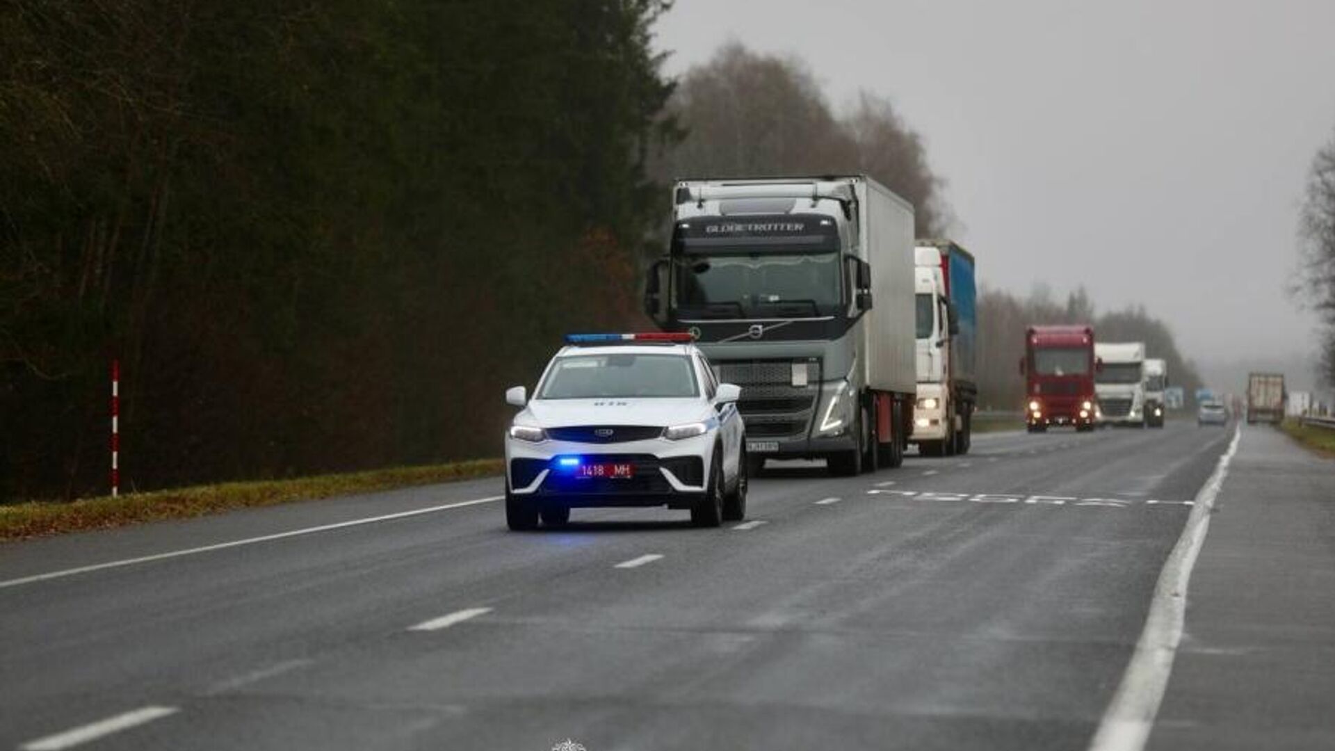 Фуры на границе Литвы и Беларуси - Sputnik Латвия, 1920, 17.04.2026