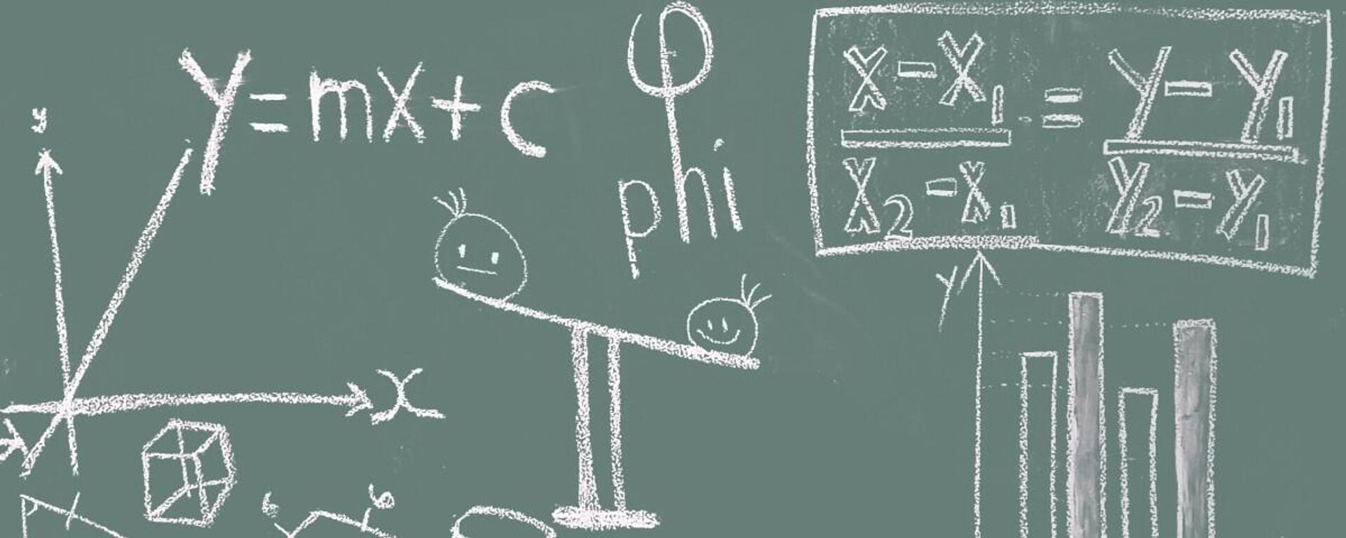 Формулы на школьной доске  - Sputnik Латвия, 1920, 04.12.2025