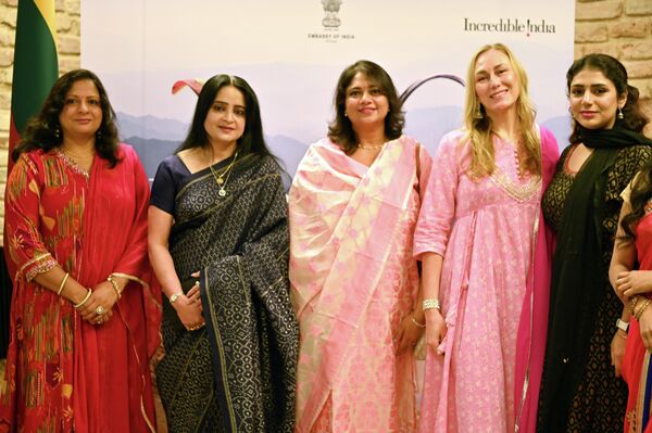 Во время праздника индийская и турецкая общины, проживающие в Вильнюсе, представили свои традиции. - Sputnik Латвия