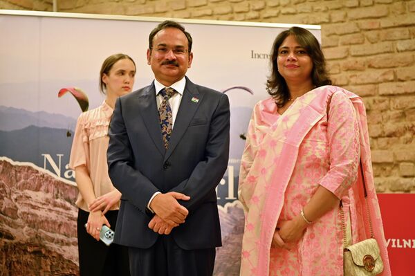 В настоящее время в Вильнюсе проживают 75 тысяч иностранцев из 143 стран. - Sputnik Латвия