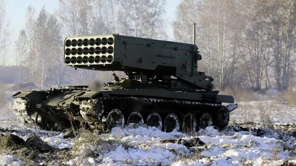 Новые огнеметы Солнцепек с защитой от дронов поставили в войска РФ (видео) - Sputnik Латвия