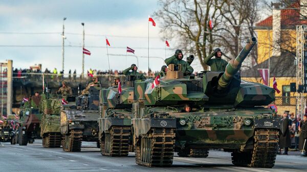В Риге прошел парад, посвященный Дню независимости Латвийской Республики - Sputnik Латвия