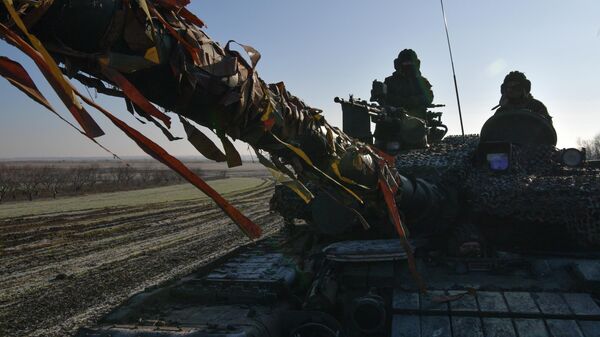 Боевая работа российских танкистов на запорожском направлении СВО - Sputnik Латвия