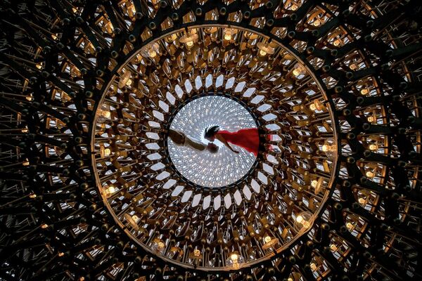 Снимок фотографа Ричарда Мергатройда, попавший в финал номинации &quot;Помолвка&quot; - Sputnik Латвия