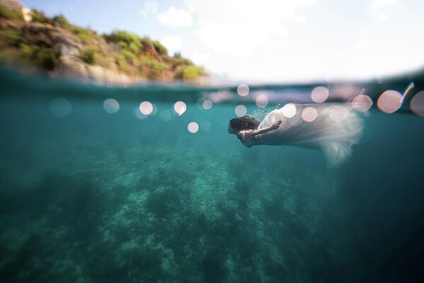 Снимок фотографа Нестора Заварце, попавший в финал номинации &quot;Нарушай правила&quot; - Sputnik Латвия