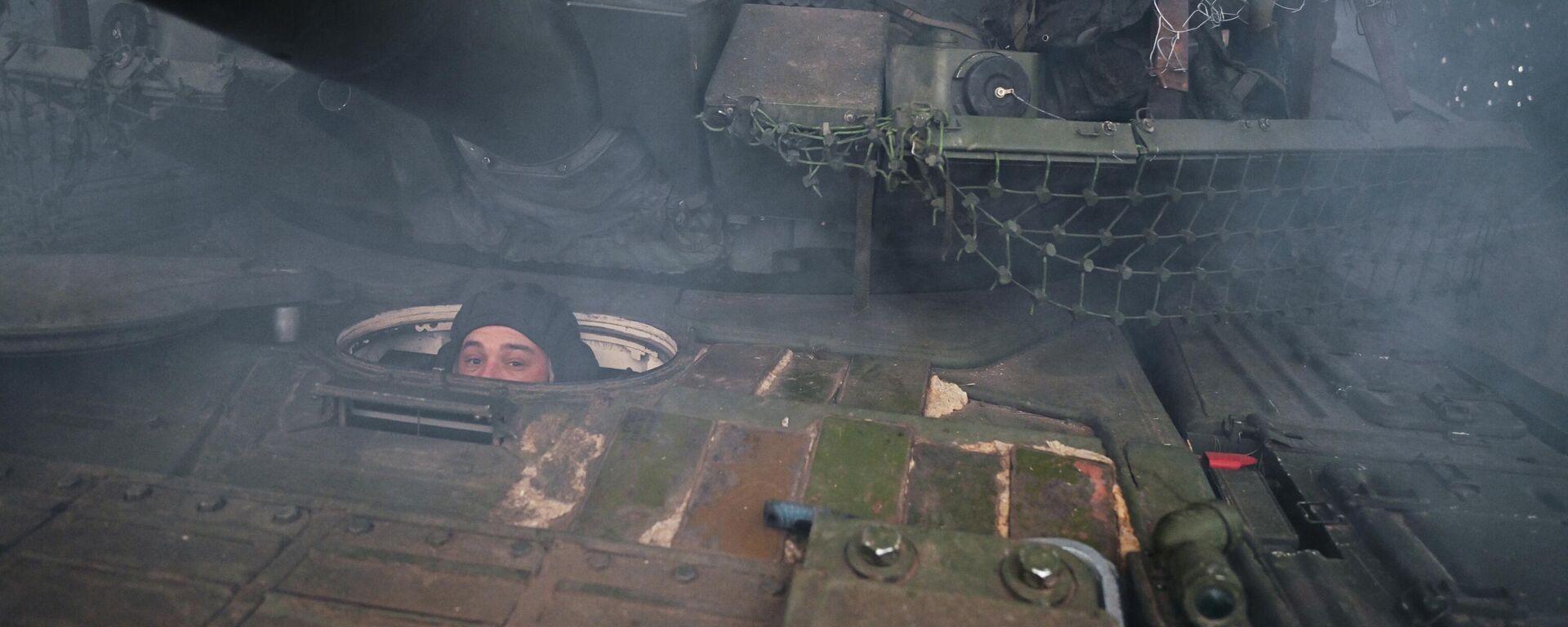 Боевая работа экипажа танка Т-90М Прорыв ВС РФ в зоне СВО - Sputnik Латвия, 1920, 08.12.2025