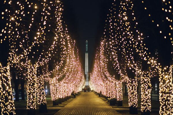 Праздничная иллюминация в Риге Праздничная иллюминация в Риге - Sputnik Латвия