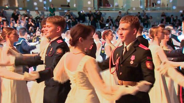 Гордость за себя и за свою страну. Кадетский бал в Кремле объединил 3 400 участников  - Sputnik Латвия