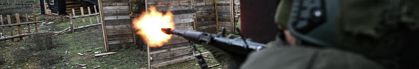 Боевое слаживание военнослужащих 123-й мотострелковой бригады группировки Юг - Sputnik Латвия