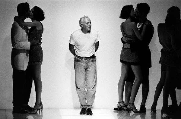 Итальянский модельер, основатель компании Armani Джорджо Армани умер 4 сентября 2025 года.  Ему был 91 год. - Sputnik Латвия