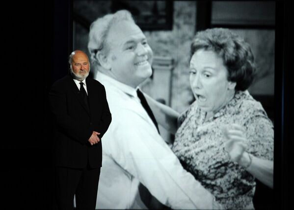 Режиссер Роб Райнер умер 14 декабря 2025 года в возрасте 78 лет.  - Sputnik Латвия