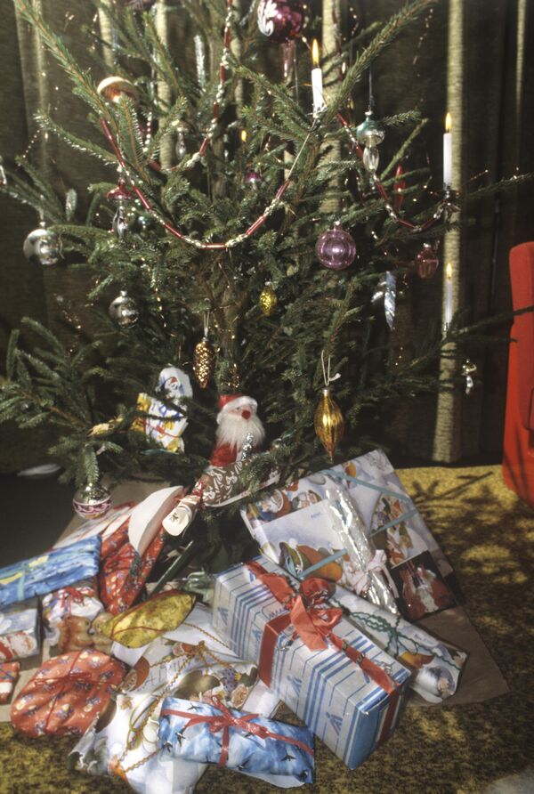 Рождественская елка в Эстонии, 1990 год - Sputnik Латвия