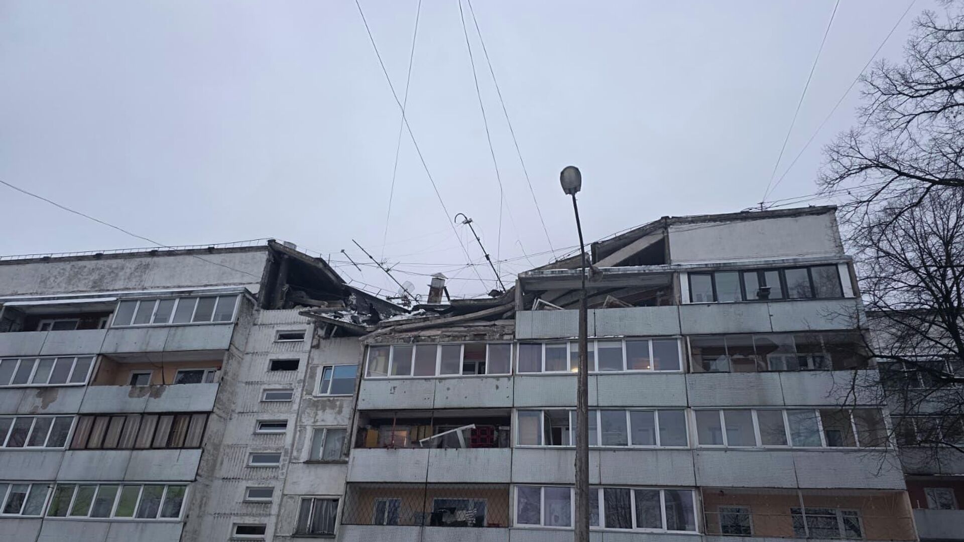 Последствия взрыва газа в жилом доме в Риге Последствия взрыва газа в жилом доме в Риге - Sputnik Латвия, 1920, 05.01.2026