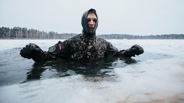 Зимние учения 3-го пехотного батальона Земессардзе механизированной пехотной бригады - Sputnik Латвия