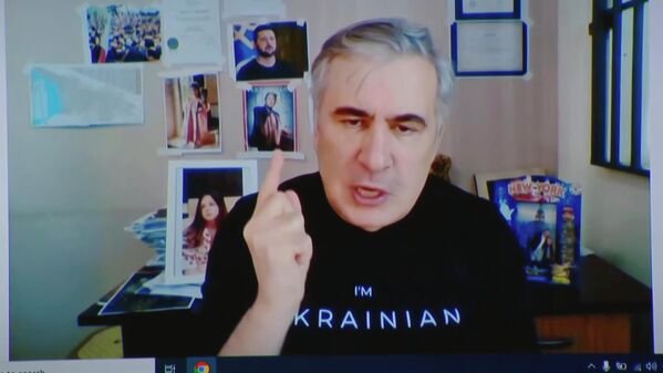 Один из самых известных политиков-заключенных современности Михаил Саакашвили проходил по ряду дел о растрате государственных средств, разгоне оппозиции и незаконном пересечении границы. В настоящее время отбывает наказание в Грузии. - Sputnik Латвия