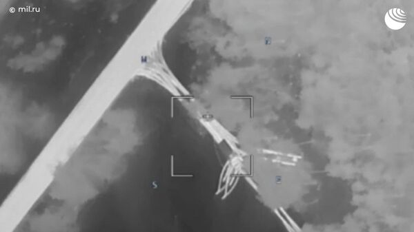 Уничтожение пусковой установки РСЗО HIMARS ВСУ в Черниговской области - Sputnik Латвия