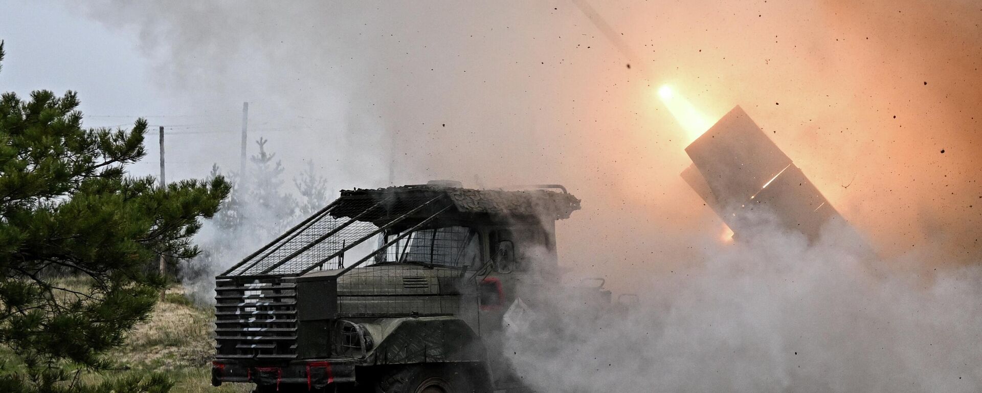 Боевая работа реактивной артиллерии ВС РФ в зоне СВО - Sputnik Латвия, 1920, 19.01.2026