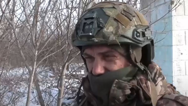 Штурмовик ВС РФ рассказал, как ведут себя бойцы ВСУ при потере позиций - Sputnik Латвия