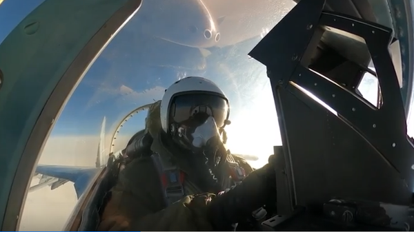 Истребитель Су-35С ВКС России на боевом дежурстве в зоне СВО - Sputnik Латвия