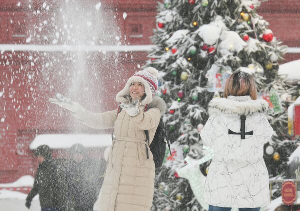 Прохожие на Манежной площади - Sputnik Латвия