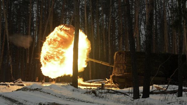 Боевая работа экипажа танка Т-90М Прорыв ВС РФ в зоне СВО - Sputnik Латвия