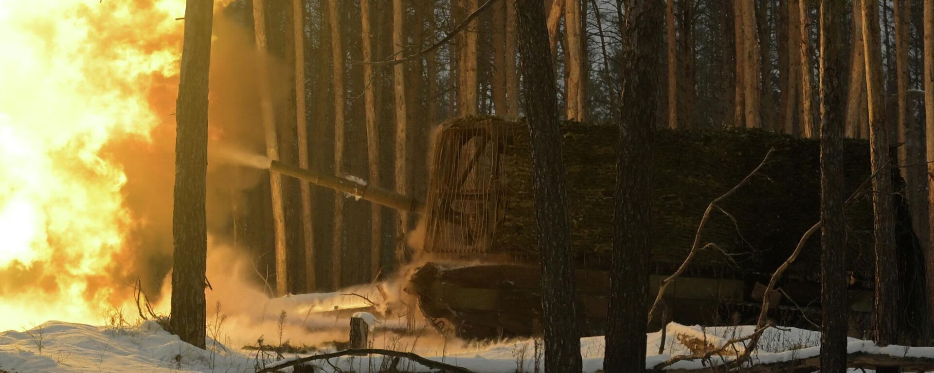 Российский танк Т-90М Прорыв сокрушает противника в зоне СВО - Sputnik Латвия, 1920, 04.02.2026