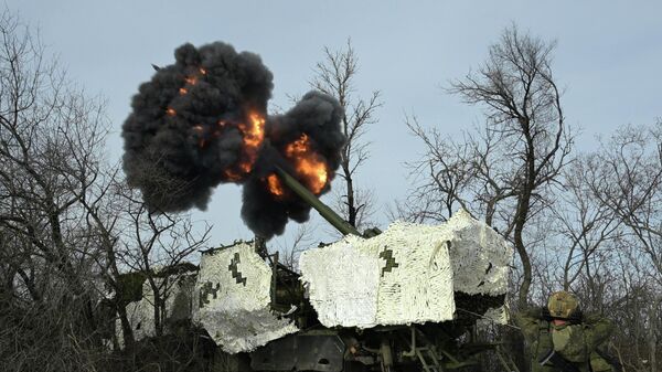 Боевая работа артиллеристов группировки войск Запад на Харьковском направлении - Sputnik Латвия
