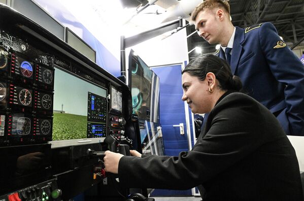 Работа авиасимулятора. - Sputnik Латвия