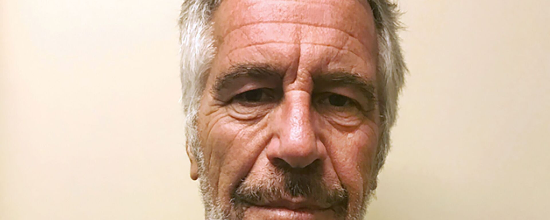 Финансист и миллиардер из США Джеффри Эпштейн - Sputnik Латвия, 1920, 09.02.2026