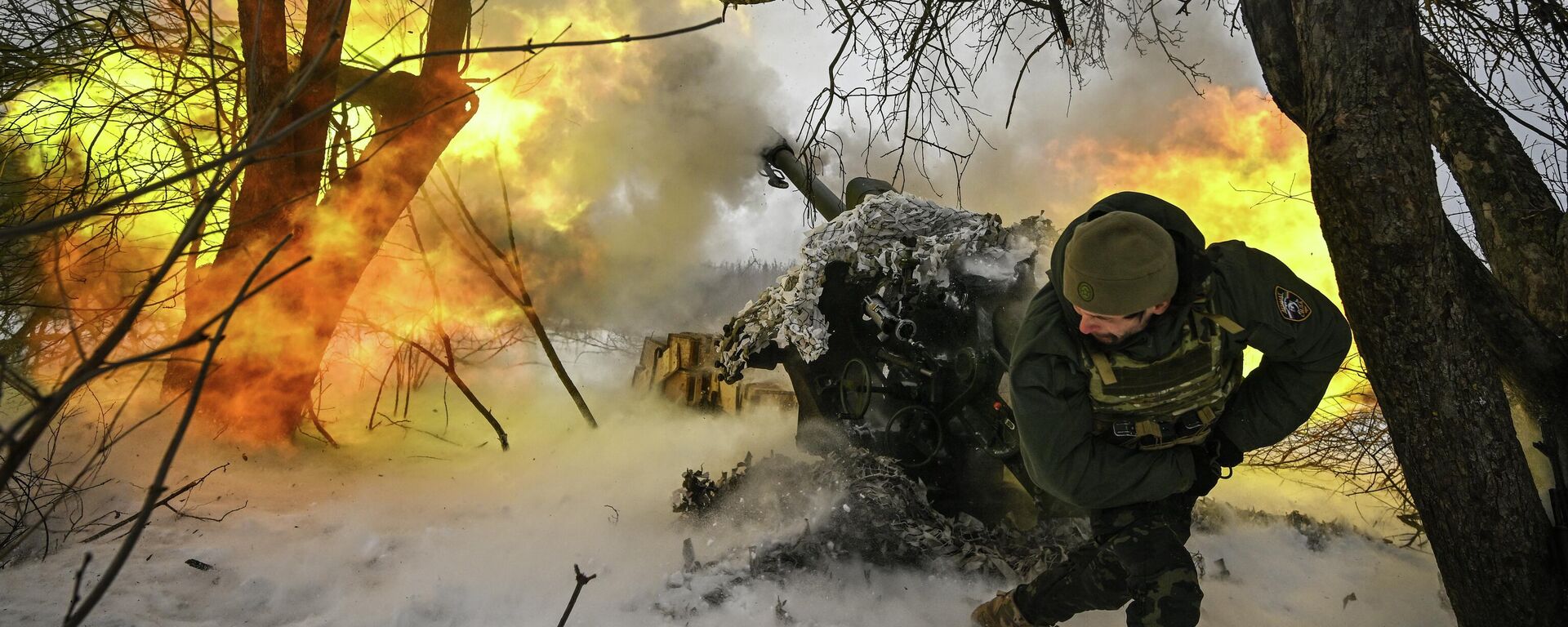 Боевая работа расчета гаубицы Д-30 в зоне СВО - Sputnik Латвия, 1920, 02.03.2026