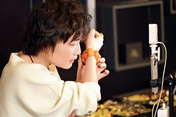 Посетители не только могли увидеть эксклюзивные работы, но и приобрести их. - Sputnik Латвия